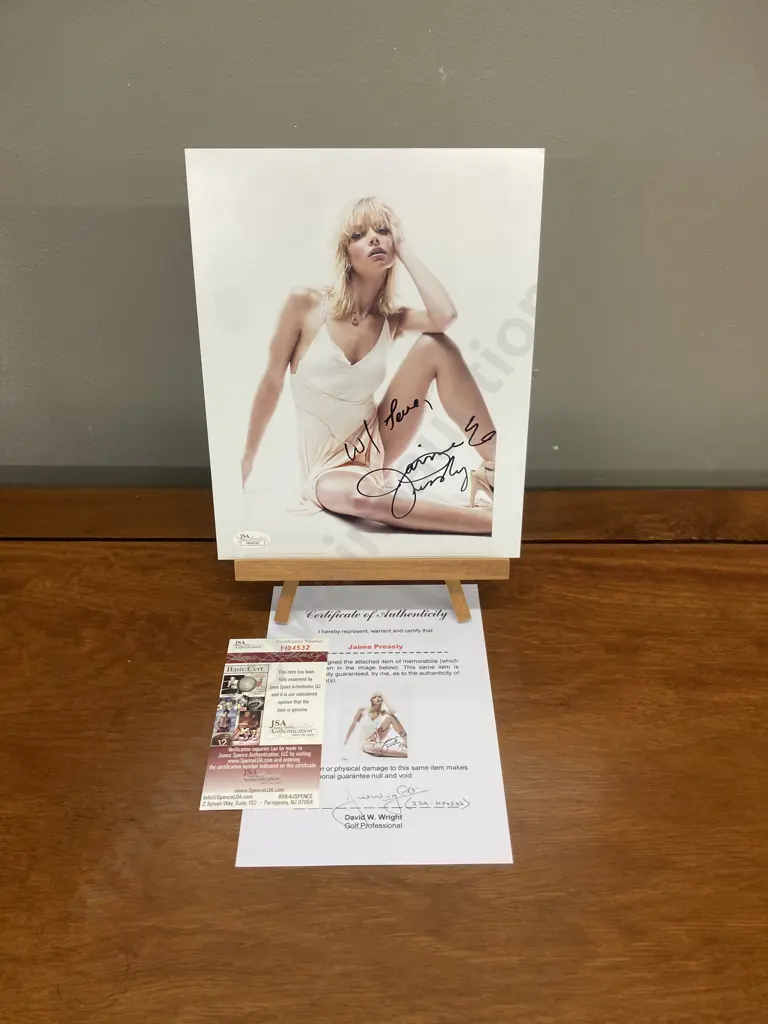 Jaime Pressly Autograph Signed 25 x 20cm Photo With Authentication JSA H04532 Image 1++